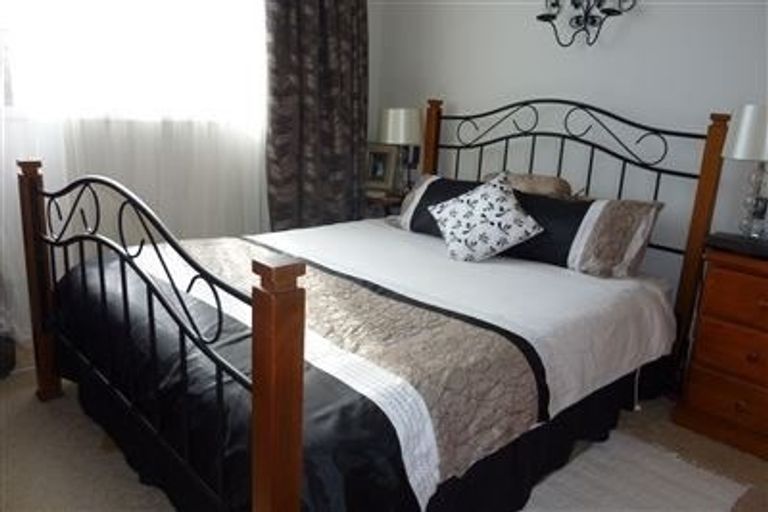 Photo of property in 1/57 Winters Road, Redwood, Christchurch, 8051