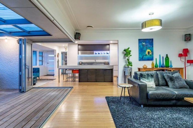 Photo of property in 61 Hinewa Road, Otumoetai, Tauranga, 3110