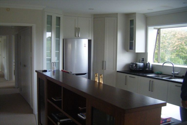 Photo of property in 8a The Rosebowl, Sunnyhills, Auckland, 2010