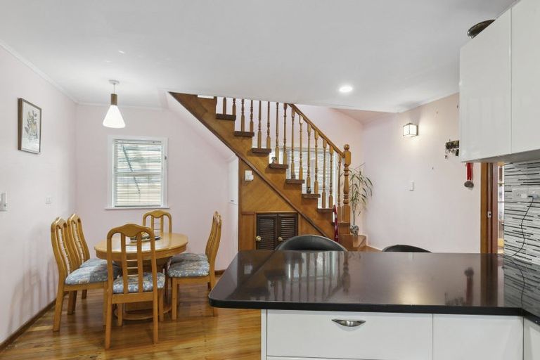 Photo of property in 12 Camrose Grove, Kingston, Wellington, 6021