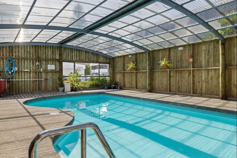 Photo of property in 15e Puriri Avenue, Orewa, 0931