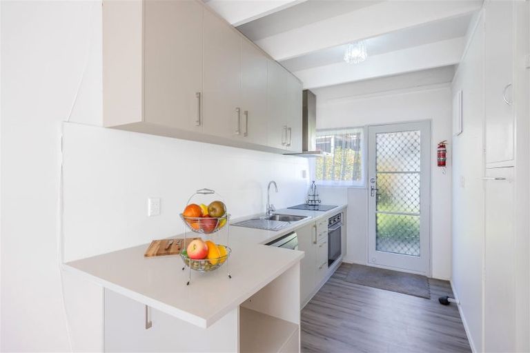 Photo of property in 2/39 Rathgar Road, Henderson, Auckland, 0610