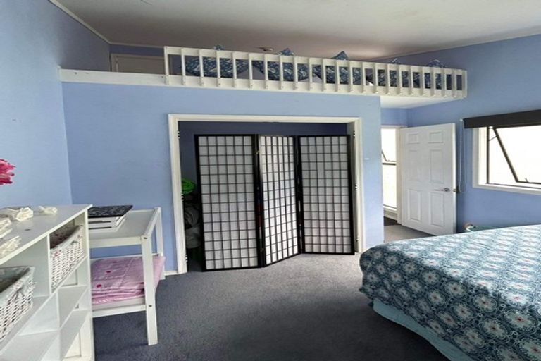 Photo of property in 473 Glenfield Road, Glenfield, Auckland, 0629