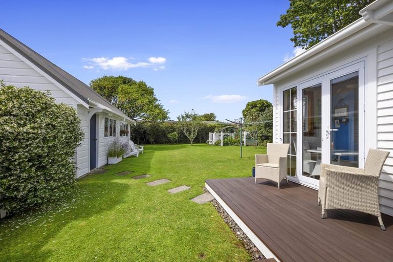 Photo of property in 6 Shortland Street, Lower Vogeltown, New Plymouth, 4310