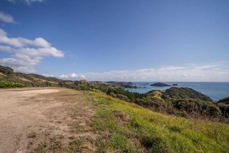 Photo of property in 354 Rockell Road, Whananaki, Hikurangi, 0181