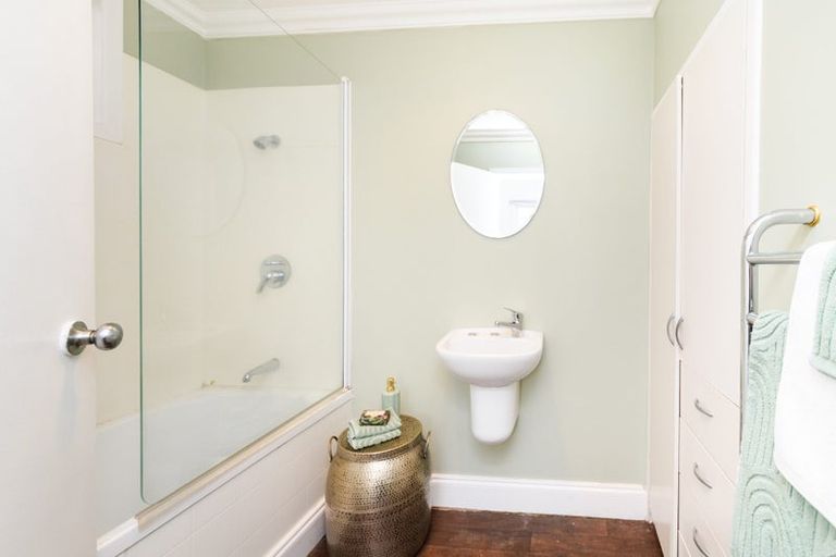 Photo of property in 53 Manson Street, Terrace End, Palmerston North, 4410