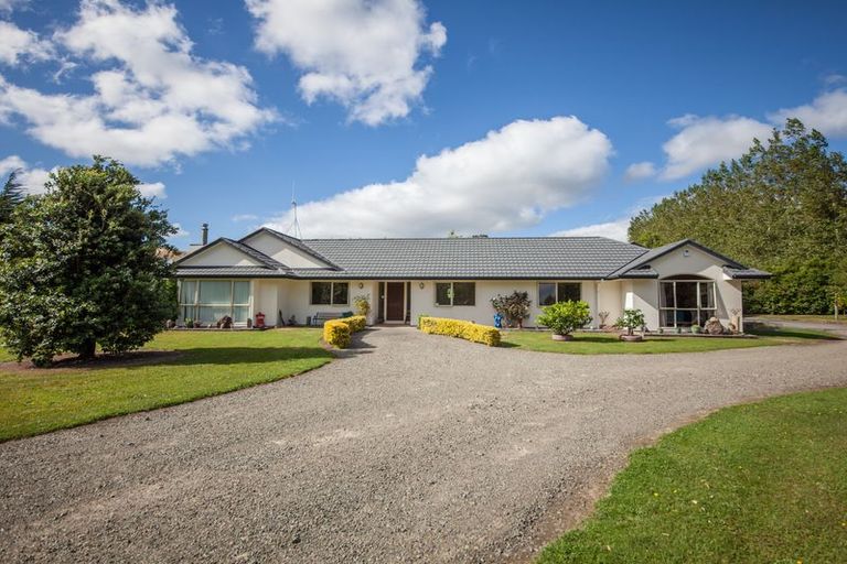 Photo of property in 29 Ngahere Park Road, Turitea, Palmerston North, 4472