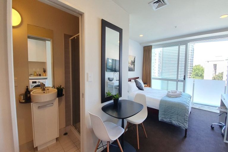 Photo of property in The Quadrant Apartments, 822/10 Waterloo Quadrant, Auckland Central, Auckland, 1010