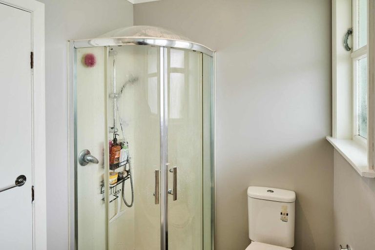 Photo of property in 15 Penguin Grove, Waitangirua, Porirua, 5024