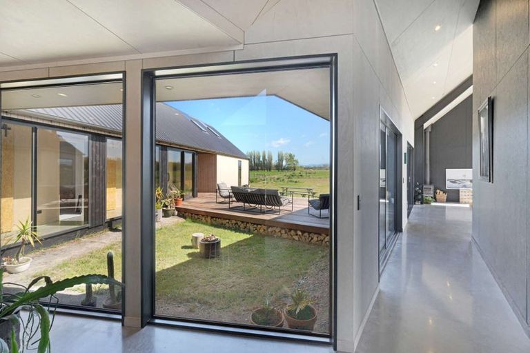 Photo of property in 82 Queens Avenue, Waikuku Beach, 7402