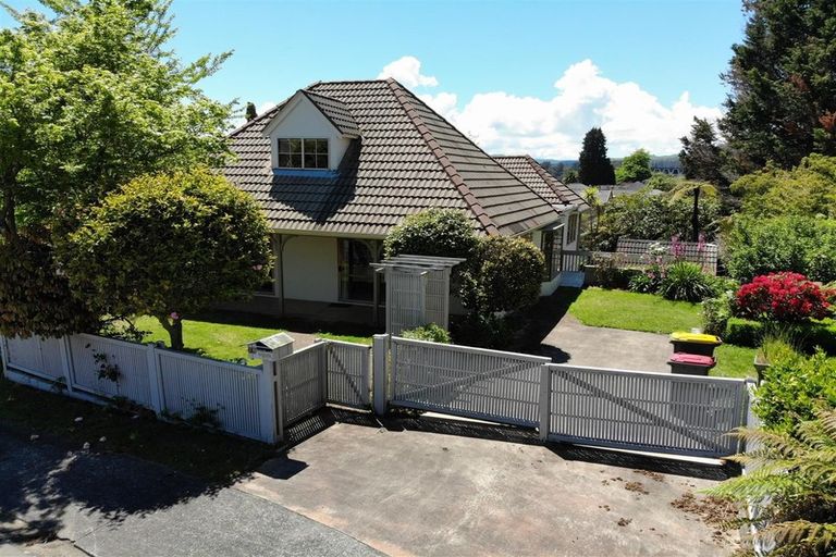 Photo of property in 16 Gwendoline Street, Glenholme, Rotorua, 3010