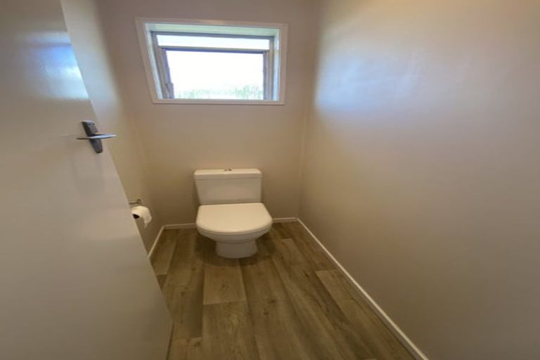 Photo of property in 13 Roberts Road, Te Atatu South, Auckland, 0610