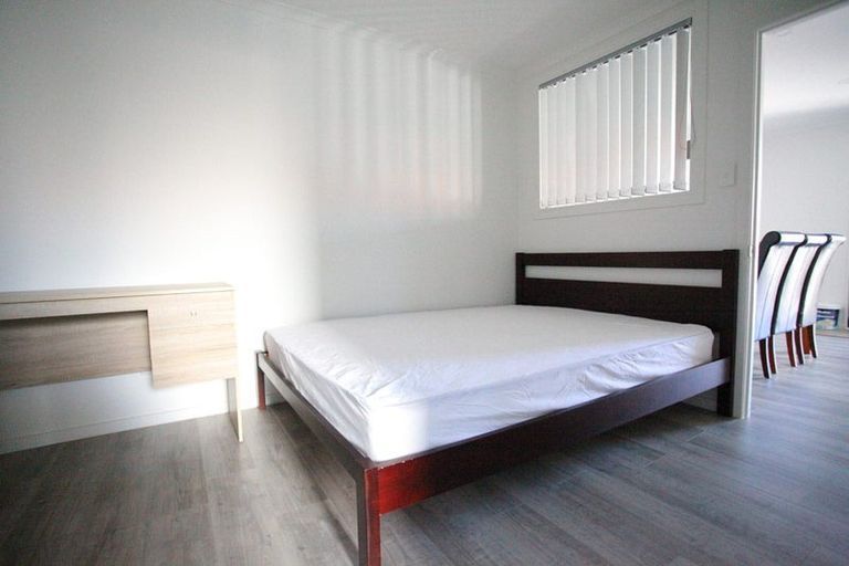 Photo of property in 1/198 Archers Road, Glenfield, Auckland, 0629