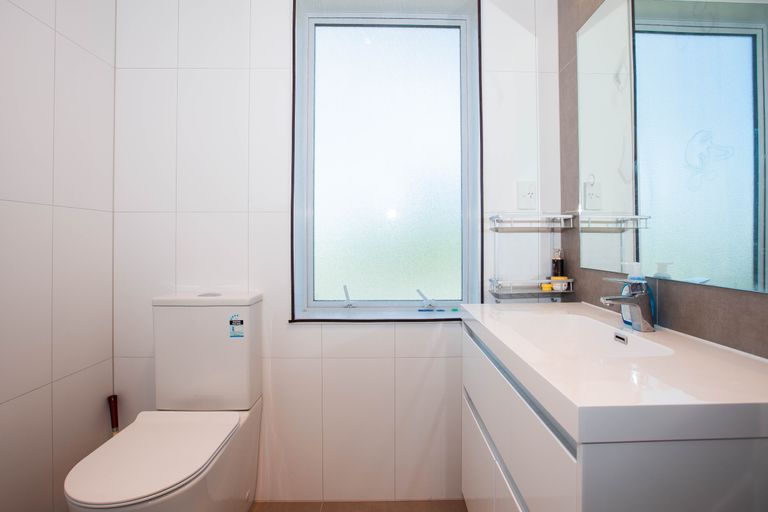 Photo of property in 4b Astrolabe Place, Gulf Harbour, Whangaparaoa, 0930