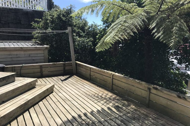 Photo of property in 15 Charlotte Avenue, Brooklyn, Wellington, 6021