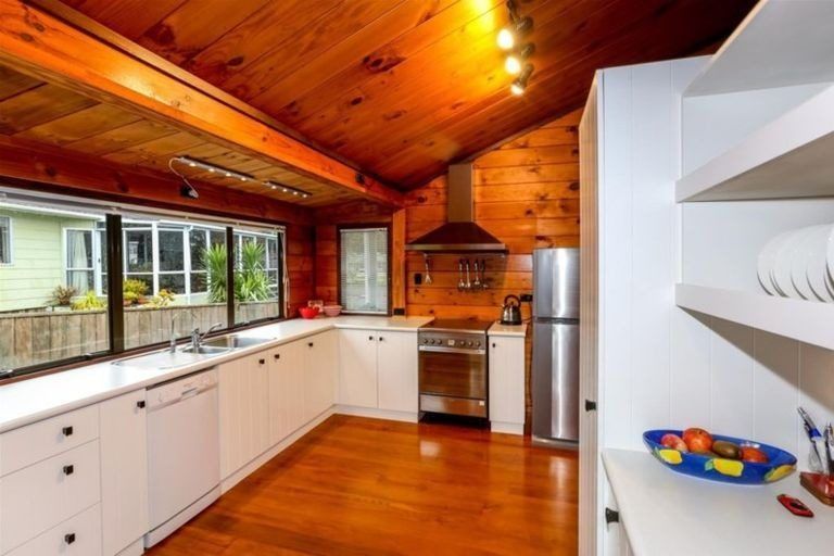 Photo of property in 15 Hickford Place, Okato, 4335