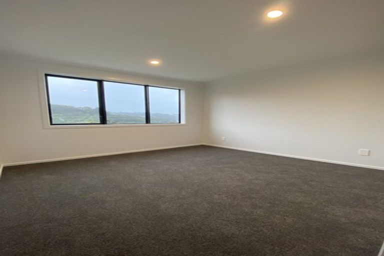 Photo of property in 18 Holystone Road, Whitby, Porirua, 5024