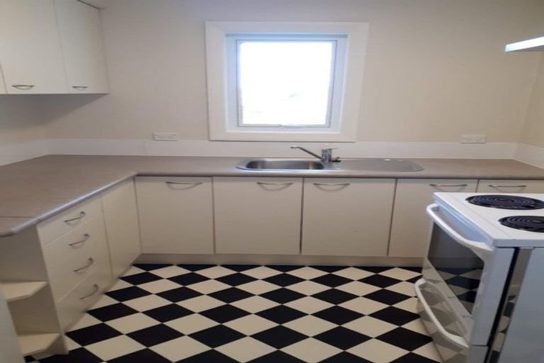 Photo of property in 1/165 Hinemoa Street, Birkenhead, Auckland, 0626