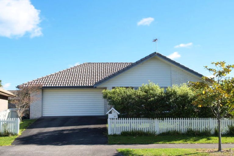 Photo of property in 2/84 Frank Nobilo Drive, Golflands, Auckland, 2013