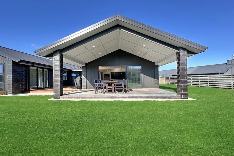 Photo of property in 46 Montgomery Crescent, Kinloch, Taupo, 3377