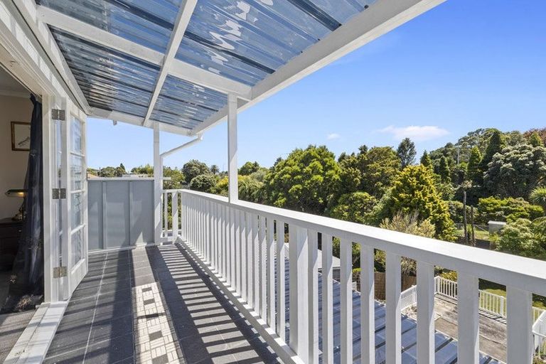 Photo of property in 47 Waiwaka Terrace, Strandon, New Plymouth, 4312