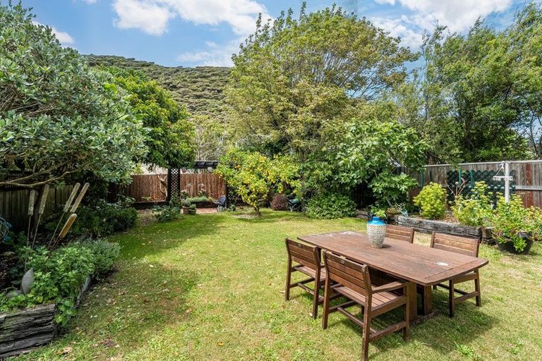Photo of property in 61 Oroua Street, Eastbourne, Lower Hutt, 5013