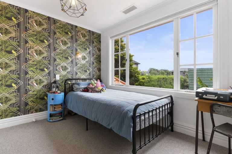 Photo of property in 16 Fenton Terrace, Cockle Bay, Auckland, 2014