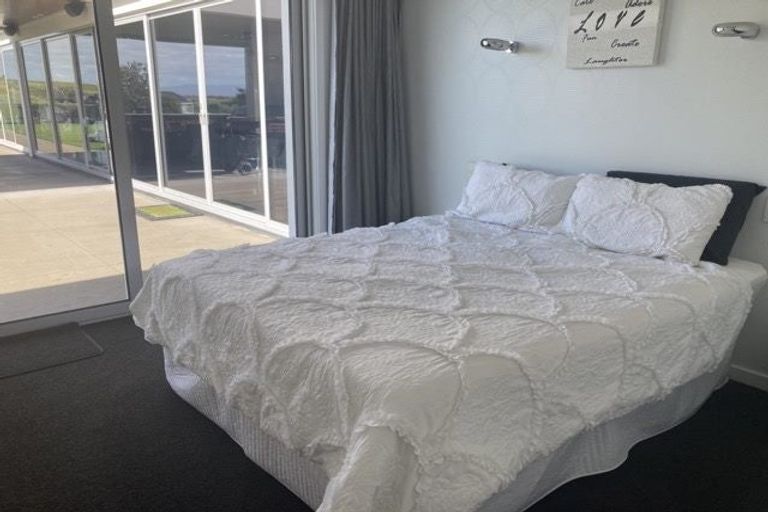 Photo of property in 1122 Rangiotu Road, Rangiotu, Palmerston North, 4477