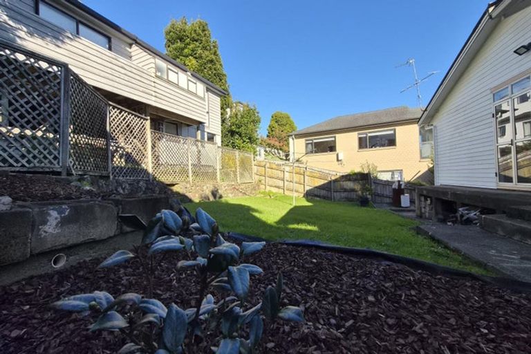 Photo of property in 1/85 Lake Road, Northcote, Auckland, 0627