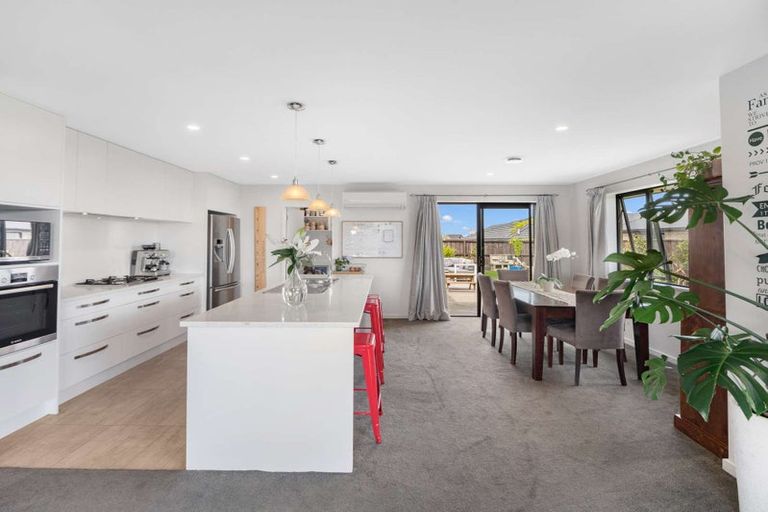 Photo of property in 4 Shillingford Boulevard, Rolleston, 7615