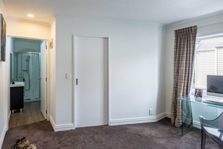 Photo of property in 1/14c Glenmore Street, Thorndon, Wellington, 6011