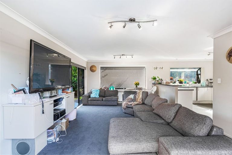 Photo of property in 2/27 Omana Road, Papatoetoe, Auckland, 2025