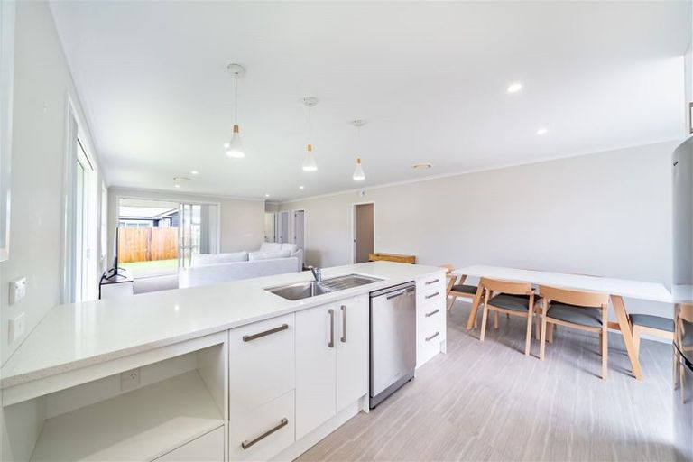 Photo of property in 8 Poulson Grove, Trentham, Upper Hutt, 5018