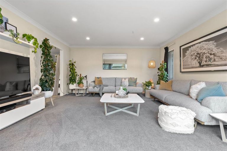 Photo of property in 19 Chieftain Rise, Goodwood Heights, Auckland, 2105