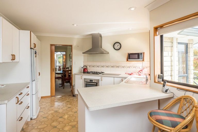 Photo of property in 11 Barrett Drive, Waikanae Beach, Waikanae, 5036