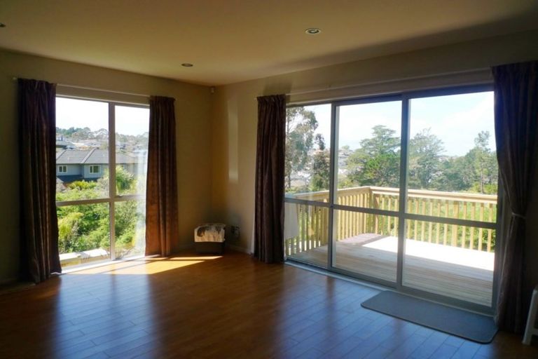 Photo of property in 42 Borneo Drive, Fairview Heights, Auckland, 0632