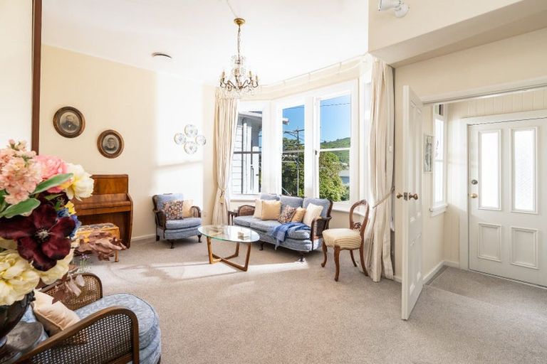 Photo of property in 13 West Road, Northland, Wellington, 6012