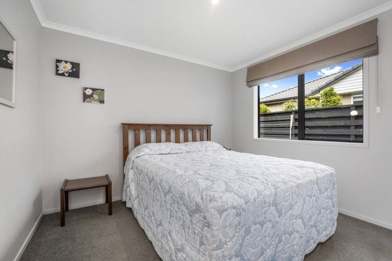 Photo of property in 2 Vista Close, Omokoroa, 3114