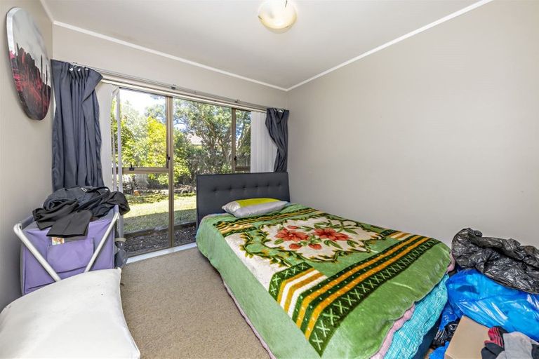 Photo of property in 6 Gibbons Road, Weymouth, Auckland, 2103