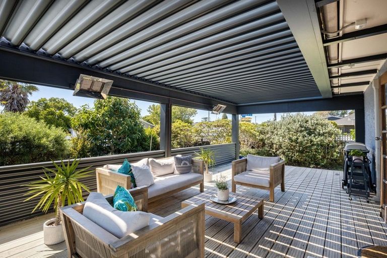 Photo of property in 2 Norman Street, Lower Vogeltown, New Plymouth, 4310