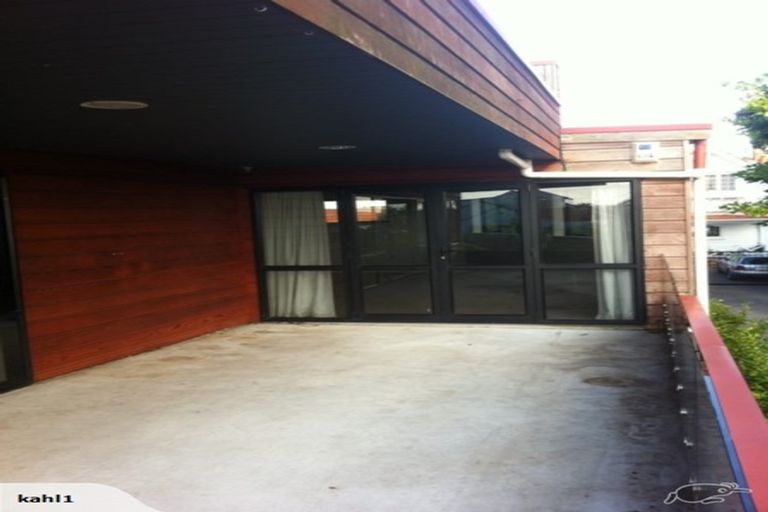 Photo of property in 1a Norwood Road, Bayswater, Auckland, 0622