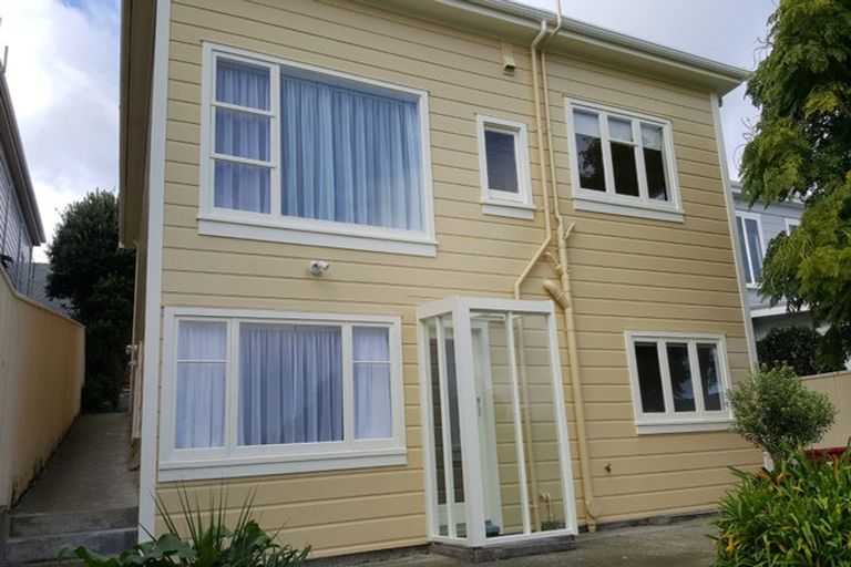 Photo of property in 28 Overtoun Terrace, Hataitai, Wellington, 6021