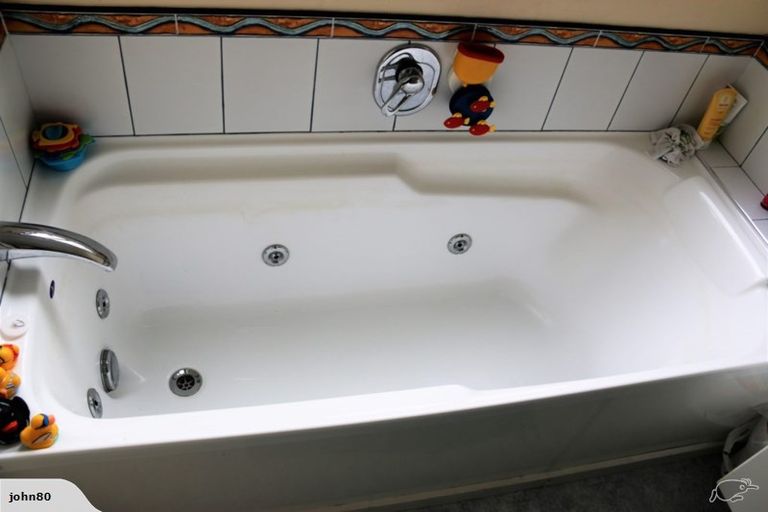 Photo of property in 108a Ashton Fitchett Drive, Brooklyn, Wellington, 6021