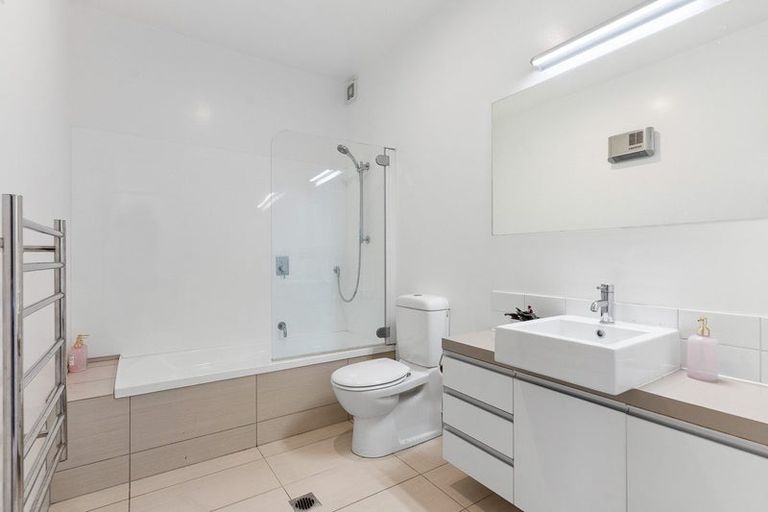 Photo of property in 77 Saddleback Grove, Karori, Wellington, 6012