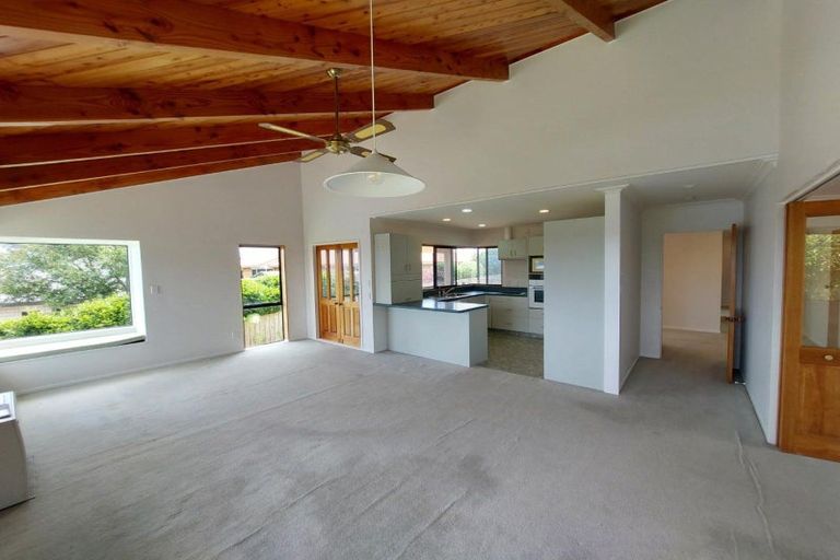 Photo of property in 9c Del Mar Place, Merrilands, New Plymouth, 4312