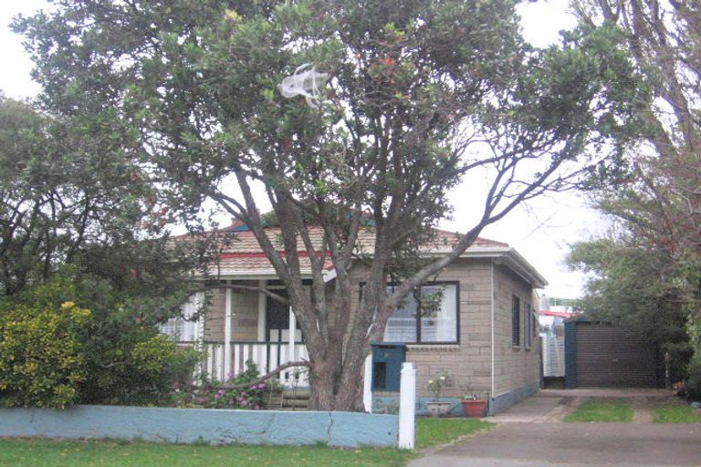 Photo of property in 8 York Street, Moera, Lower Hutt, 5010