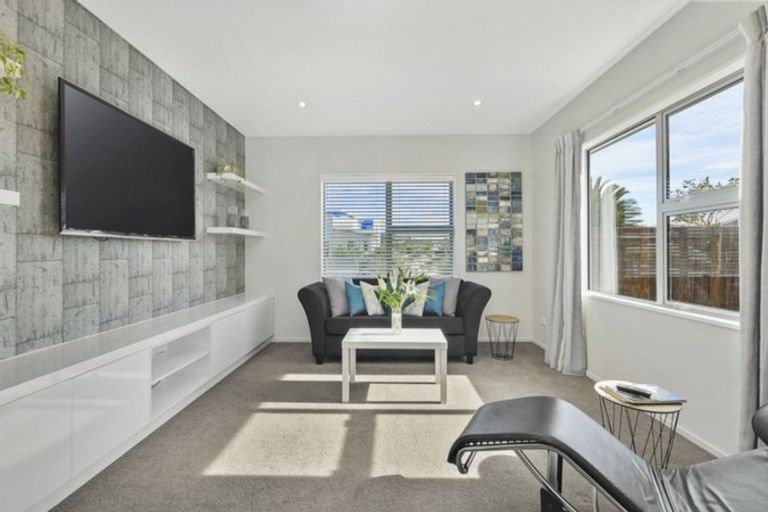 Photo of property in 94 Aston Drive, Waimairi Beach, Christchurch, 8083