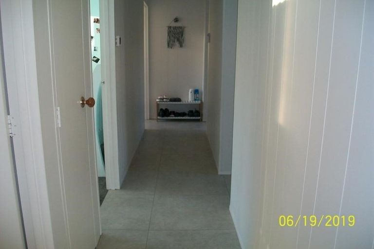 Photo of property in 2/204 Waitemata Drive, Ranui, Auckland, 0612