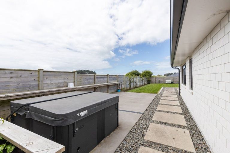 Photo of property in 31 Keene Drive, Bell Block, New Plymouth, 4312