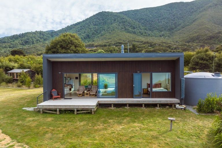 Photo of property in 15 Tai Close, Kaiuma Bay, Havelock, 7178